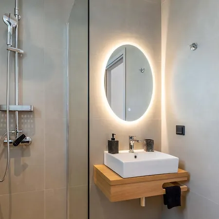 Nefeli Willa